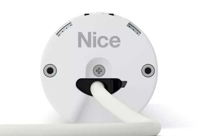Volet motorisé Nice commandé par télécommande